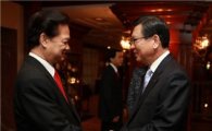 [G20]'경영복귀' 박삼구 회장…베트남과 '뜨거운 악수'
