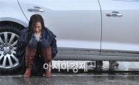 '싸인', 김아중, 쏟아지는 빗 줄기 속 연기투혼··'화제'