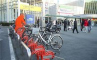 대전역 광장에 자전거 도난방지주차대 