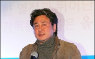 최민식, "'마당을 나온 암탉' 완성도 높고 만족스럽다"