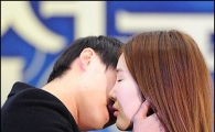 [포토]김준수-이해리, 정열의 키스신