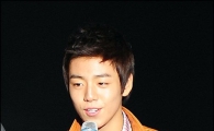 [포토]이현우 '글러브 많이 사랑해주세요'