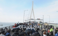 [포토]인천대교 점령한 '아테나' 촬영현장