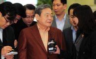 [포토] 답변하는 이건희 회장
