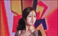 [포토]한지민, 빛나는 꿀벅지 '아시아모델상 인기스타상'