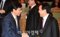 [포토] 손잡은 안희정-손학규