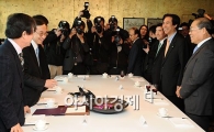 [포토] 유통업계 대표 만나는 김동수 위원장