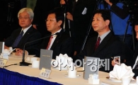[포토] 굳은 표정의 대기업 CEO