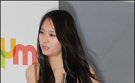 [포토]f(x) 크리스탈, 핑크빛 각선미