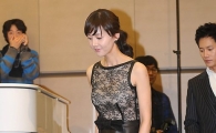 [포토]염정아 '조심스럽게'