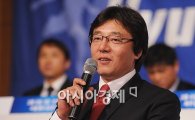 황선홍 감독 "포항 재건 원동력? 김성근 감독"   