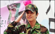 [포토]김정훈 '전역을 신고합니다!'
