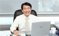 30년 '홍보전설' 떠난다..업계 최초 정년퇴임