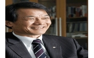 'CM 전도사', 업계와 같으면서 다른 행보 왜 ?