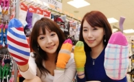 [포토]이마트, 화려한 빛깔 양말 선보여...