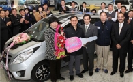 한국지엠, 쉐비케어 당첨고객에 '스파크' 증정