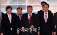 [포토] 현대건설로 출근하는 정몽구 회장