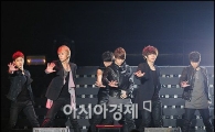 [포토]비스트 '팬미팅 무대라 더 열심히 댄스!'