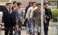 [포토]영장실질심사 출석하는 신정환