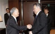 [포토]손경식 상의회장, 타지키스탄 상의회장 접견