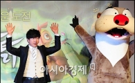 [포토]박철민 '마당을 나온 암탉, 화이팅!'