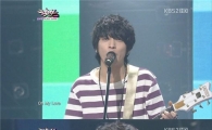 '뮤뱅' 씨엔블루, '강렬' 벗고 '로맨틱' 덧칠 女心자극  