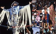 WWE 프로레슬러 ‘마초맨’ 랜디 새비지 교통사고로 사망
