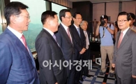 [포토] 시중은행장 만나는 허태열 정무위원장