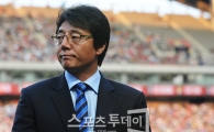 [포토] 황선홍 감독 '독수리 요새에서 승리 따낸다'