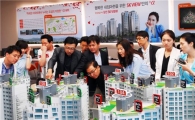 중소형·역세권 '삼선 SK 뷰'..견본주택 성황 