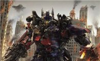 "Transformers 3" makes smashing debut atop local box office