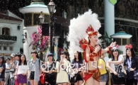 [포토]한여름 이색적인 함박눈
