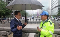李대통령 "위험지역 주민 대피시켜라"..재난본부·청계천 방문