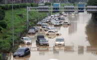 [포토]모습 드러낸 침수 차량들