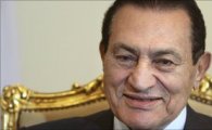 [Who?]3일 첫 재판받는 호스니 무바라크 이집트 전 대통령