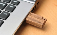 노무현 전 대통령 육성 담긴 '독도 USB' 인기