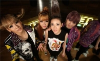 2NE1 wins No. 1 spot on Mnet's singles chart with "Ugly"