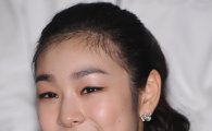 [포토] 밝게 미소짓는 김연아 '아이스쇼 무사히 마쳤습니다'
