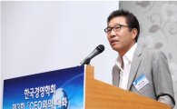1400억 부자 이수만, '강소기업가상' 수상…"제일 잘 나가"