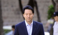[포토]오세훈 시장, '주민투표 다음날 출근길'