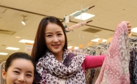[포토]이마트, 올 가을 유행 스카프 제안