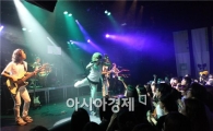 [포토]노래하는 허클베리핀