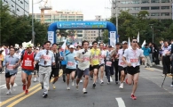 벤처인 넥타이마라톤대회 어려운 이웃도 도와 