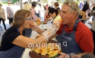 [포토]김치 너무 맛있어요!