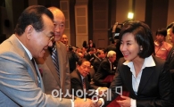[포토] 무상급식 반대 행사 참석한 나경원 후보