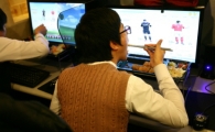 게임하며 돈까스 먹는 이색 '푸드까페 PC방' 등장