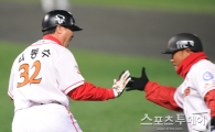 [포토] 최동수 '홈런포 너무 기뻐요'
