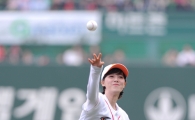 [포토] 구혜선 '예쁜 시구'