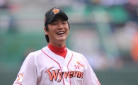 [포토] 웃음 터뜨린 김광현 '스트라이크 아니구나'