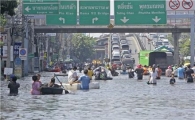 [포토] 방콕 홍수 피해 계속  